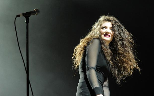 Lorde Takes Out Full Page In NZ Newspaper To Say Thanks