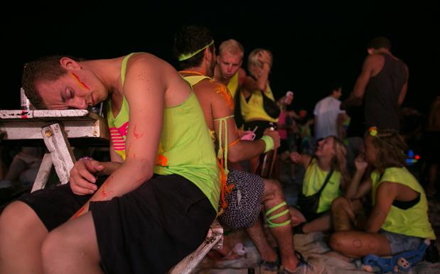 How Not To Die At A Full Moon Party