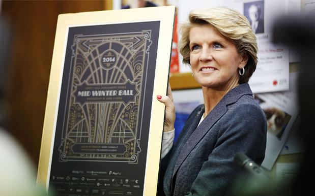 Julie Bishop Again Confronted By Student Protesters In Melbourne