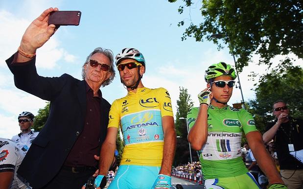 Selfie-Snapping Fans are Causing Havoc at the Tour de France