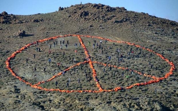 Thousands Of Lifejackets Left By Migrants Repurposed Into Giant Peace Sign