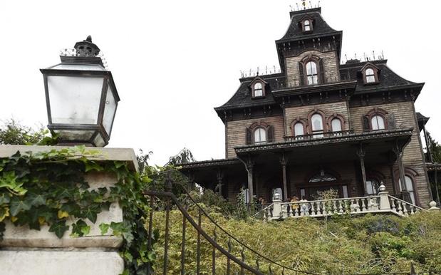 Park Employees Discover Body In Disneyland Paris Haunted House Ride