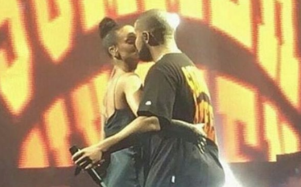 WATCH: Drake & Rihanna 100% Kiss On Stage, Bury Remaining VMA Skeptics