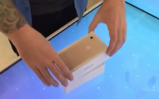 We Unboxed One Of The First iPhone 7s In The Country For You, The Internet