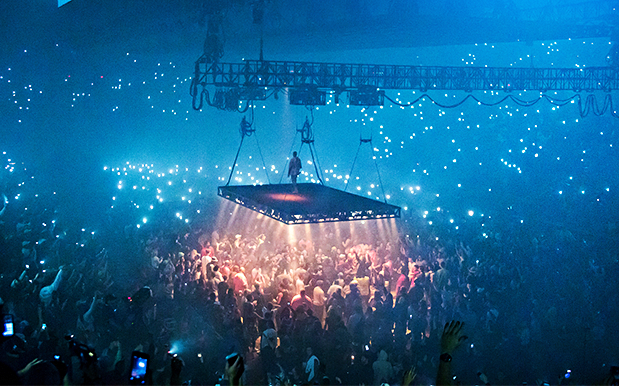 Kanye Might’ve Just Dissed Drake For Copying His ‘Saint Pablo’ Tour Stage