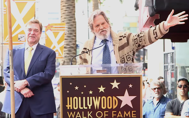 WATCH: Jeff Bridges Brought Back ‘The Dude’ To Honour M8 John Goodman