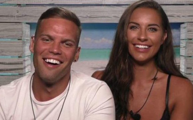 Dom & Jess From ‘Love Island’ Just Got Married On Live TV In Their Togs