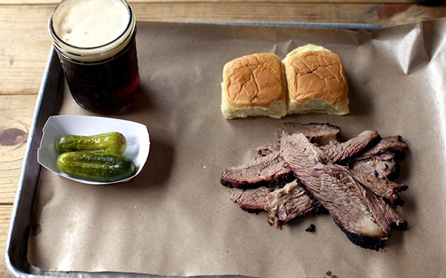 The Internet Is Mercilessly Tearing This Plate Of “Brooklyn” BBQ A New Anoos