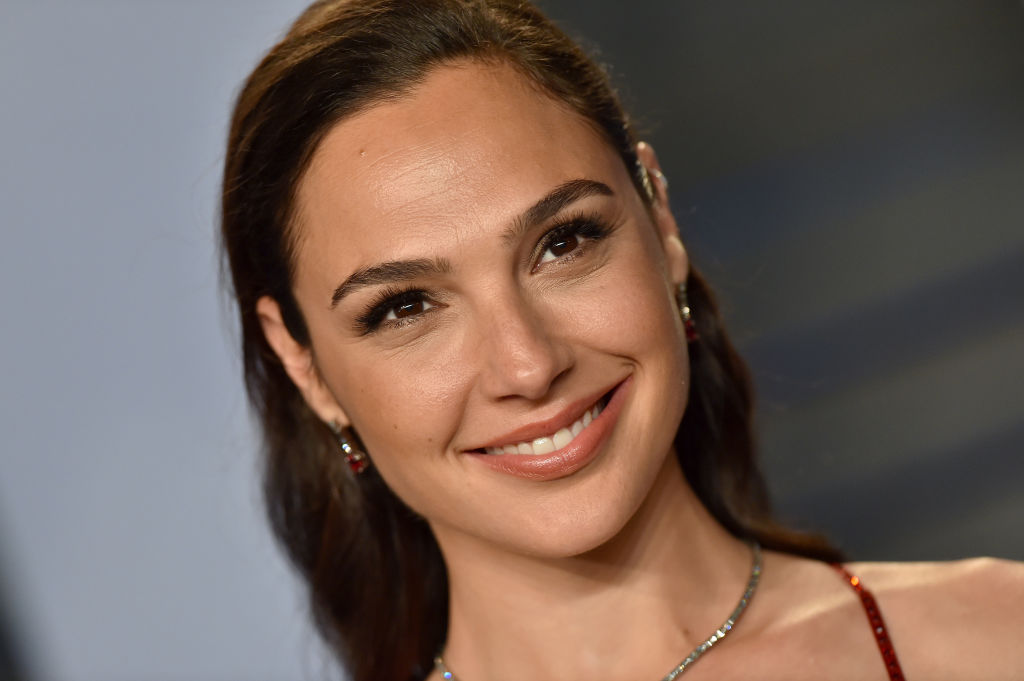 Gal Gadot Reveals Your First Look At Wonder Woman In The Upcoming ‘1984’