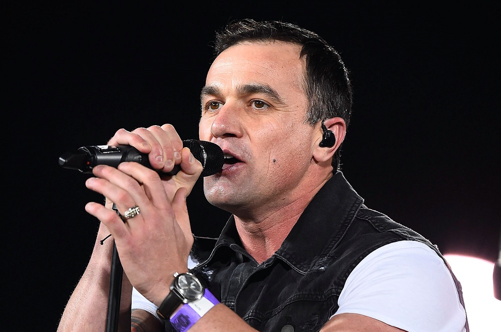 Confirmed Loose Unit Shannon Noll Brutally Cut From ‘Family Friendly’ Gig
