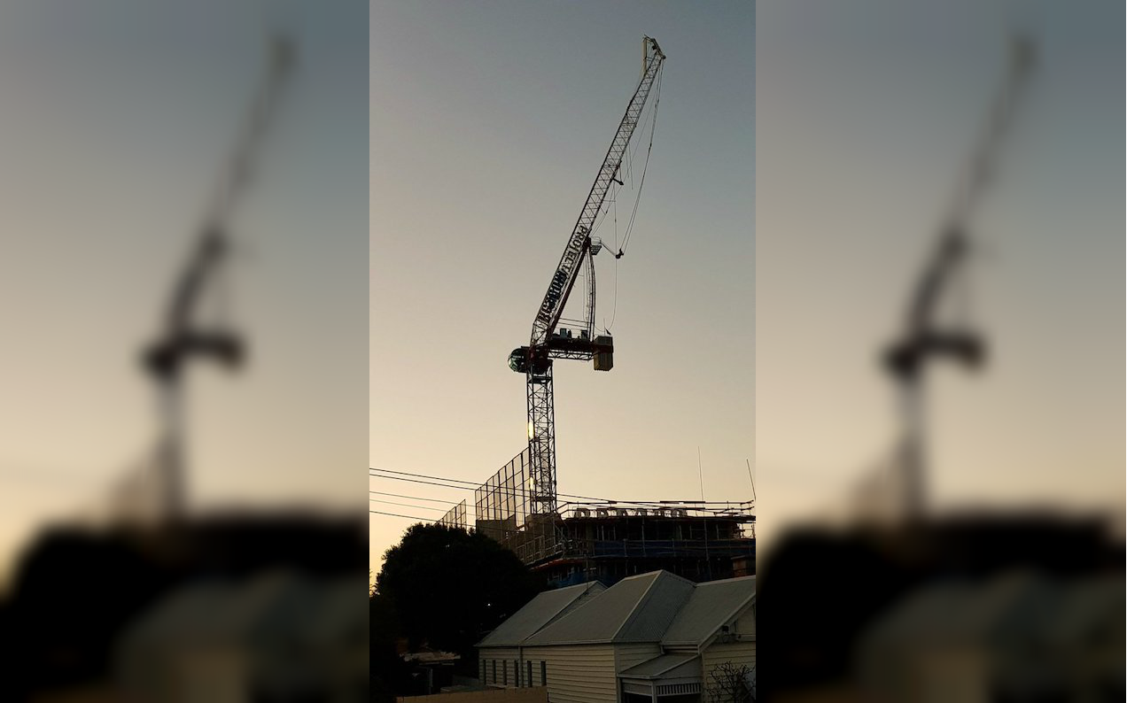 Hundreds Evacuated In Inner Melbourne After Extreme Winds Fuck Up A Crane