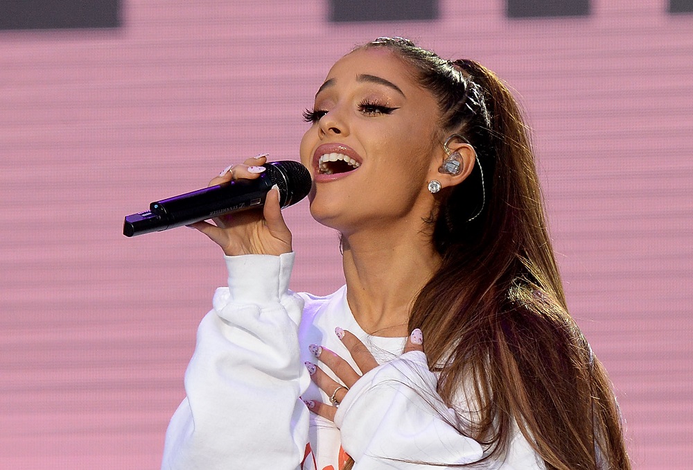Ariana Grande Breaks Down In Tears When Discussing Manchester Attack