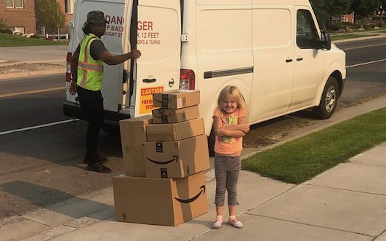 Tiny Scammer Goes Viral After Sneaking $300 Of Toys From Parents’ Amazon