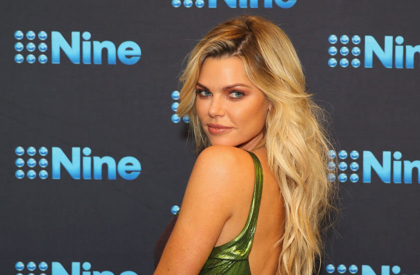 Sophie Monk Pashed A Man She’d Just Met On A Plane & They’re Still Together