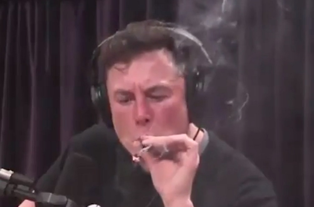 For His Latest Trick, Elon Musk Smoked A Fat Joint Live On Joe Rogan’s Show