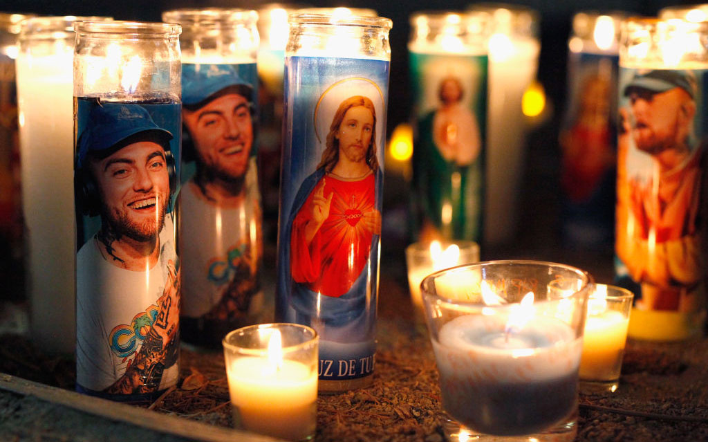 Thousands Of Mac Miller Fans Hold Vigil And Singalong In Rapper’s Hometown