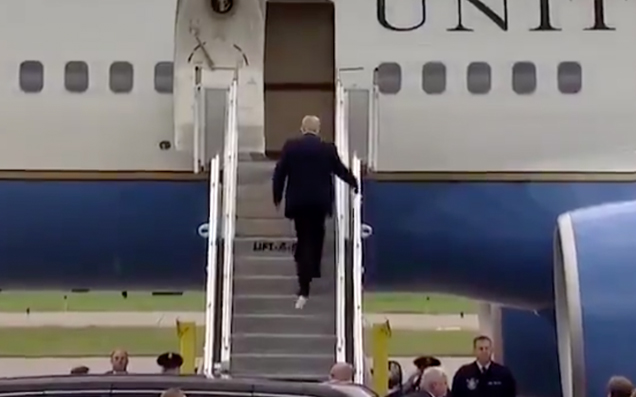 Here’s Trump With Bog Roll Stuck To His Foot Like A Real Piece Of Shit