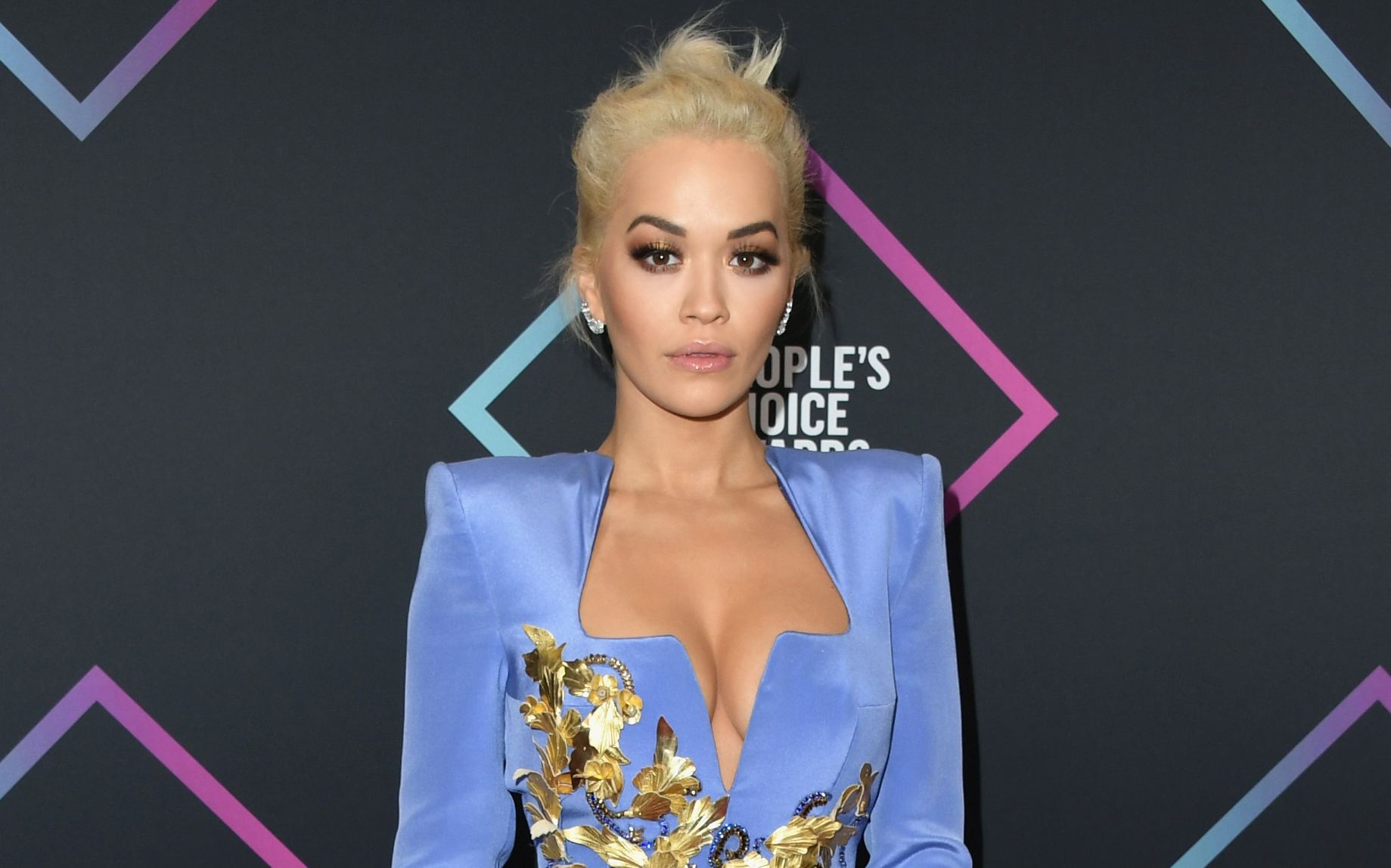 The People’s Choice Awards Is Currently Brimming With Insane Celeb Fashion