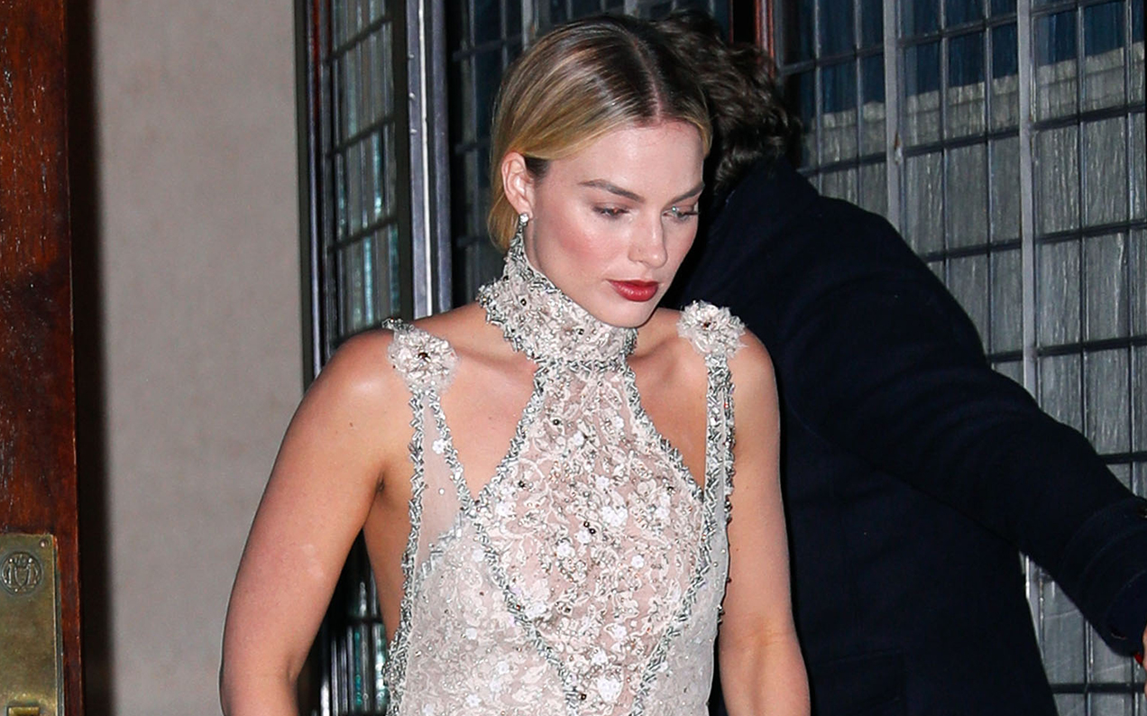 Margot Robbie Shut Down The ‘Queen Of Scots’ Premiere In A Chanel ‘Naked Dress’