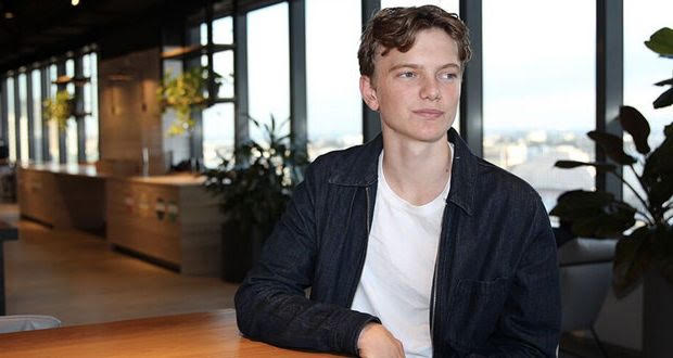 This 16 Y/O Founded A Start-Up That Helps Students Make Decent Coin