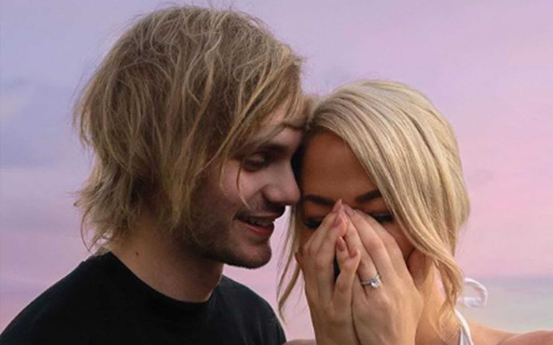 5SOS’ Angelic Guitarist Michael Clifford Proposed To His GF In Bali
