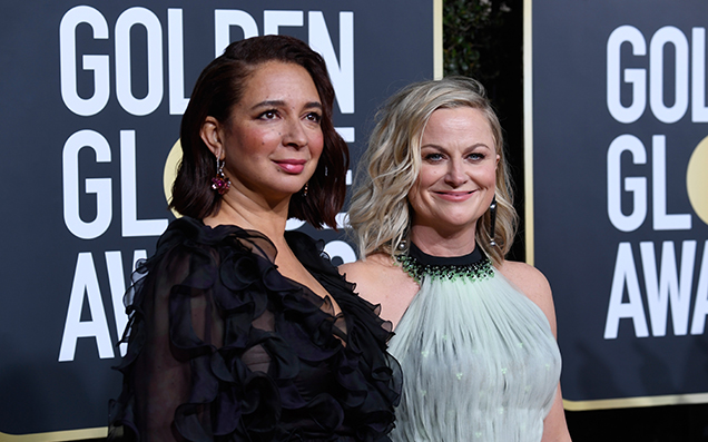 Maya Rudolph “Proposed” To Amy Poehler At The Golden Globes & We Fkn Ship It