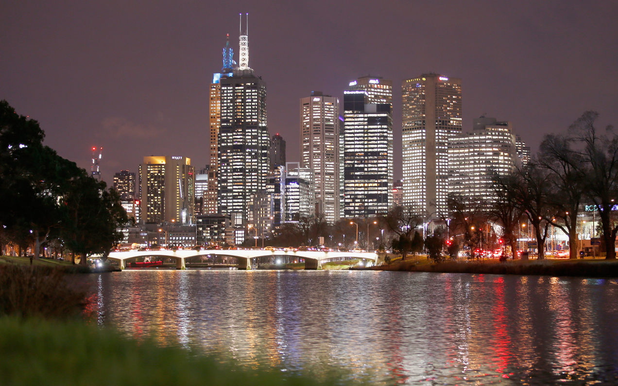 A Melb Man Fell 30m Into Yarra River While Chasing His Dogs Last Night