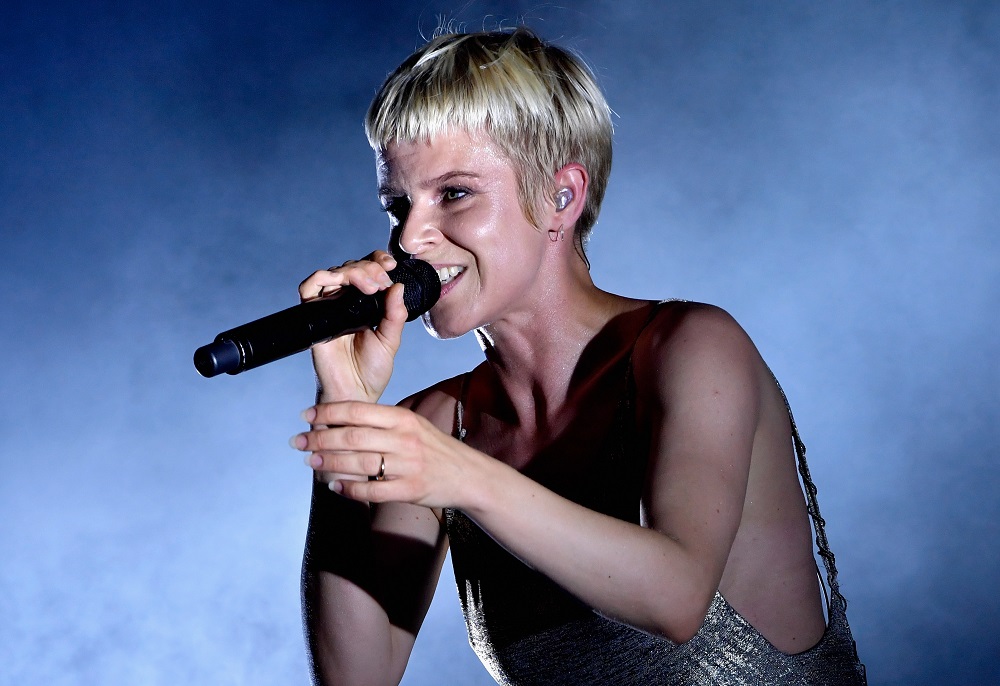 Robyn Fans Threw A Mass Subway Dance Party After Her New York Show