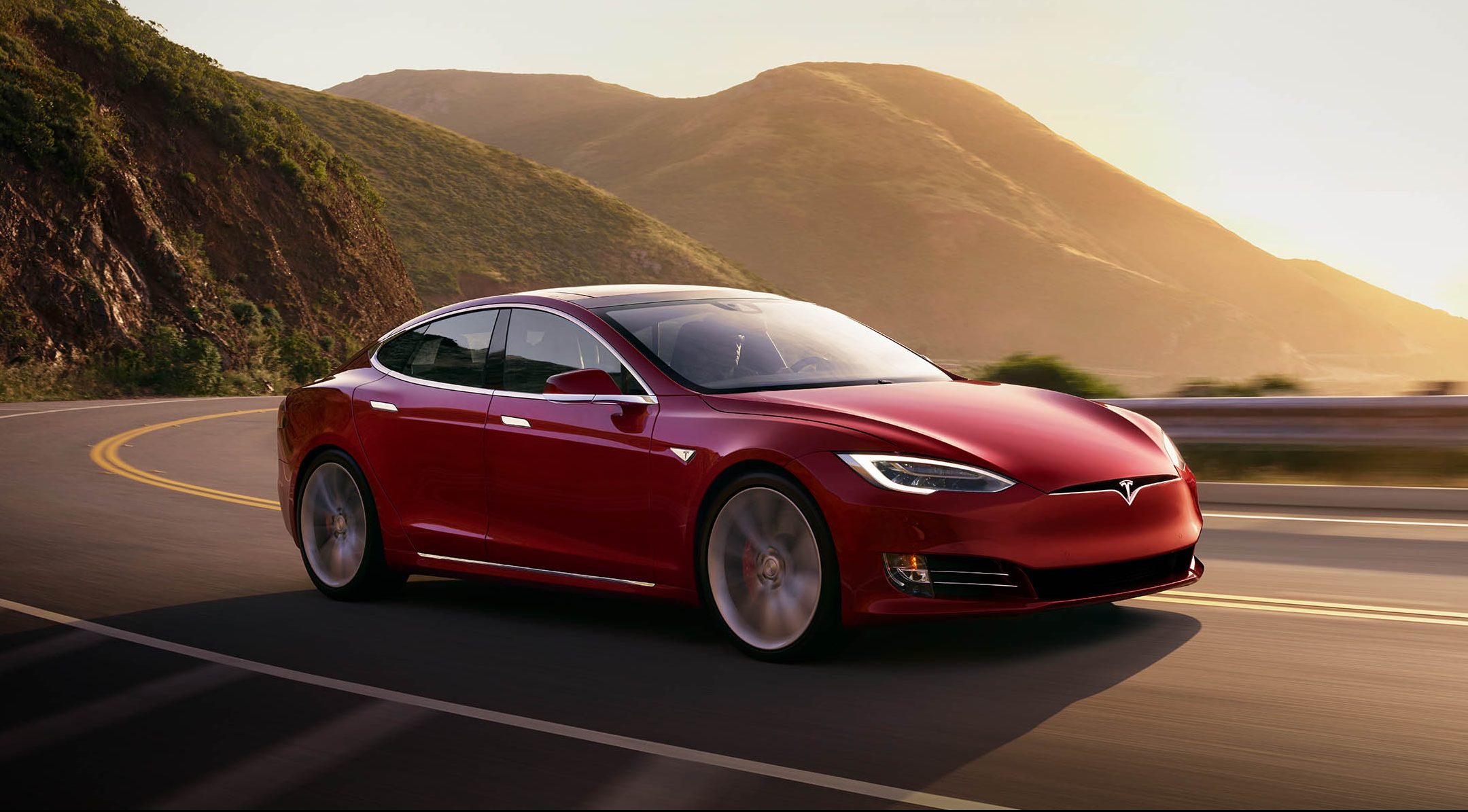 Hey, Teslas Can Automatically Change Lanes Without Asking Now