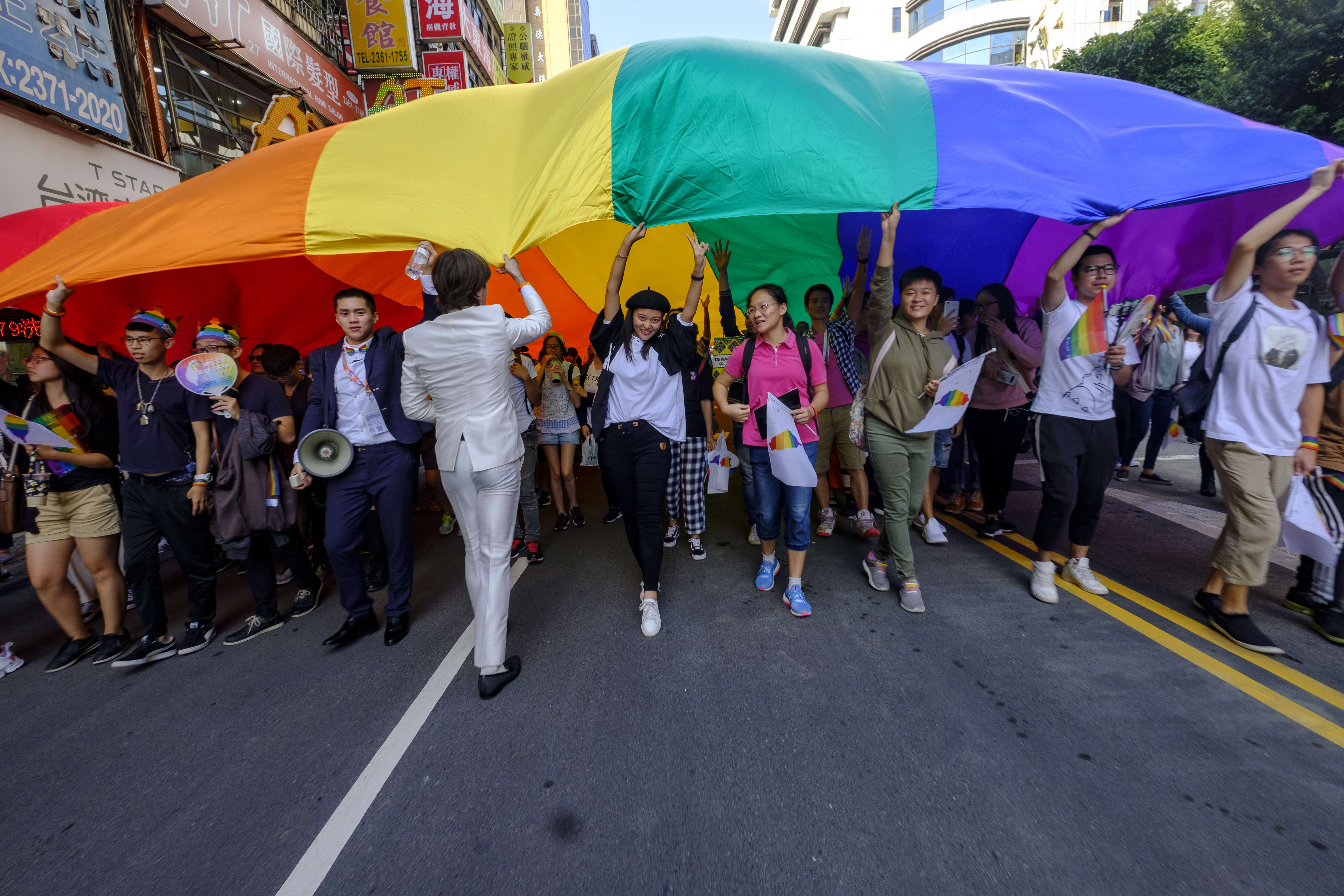 Taiwan Just Became The First Asian Parliament To Legalise Same-Sex Marriage