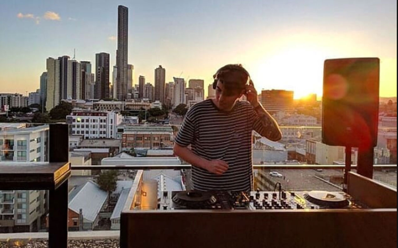 Just A Bunch Of The Coolest Rooftop Bars In Brisbane To Jazz Up Your Vacay