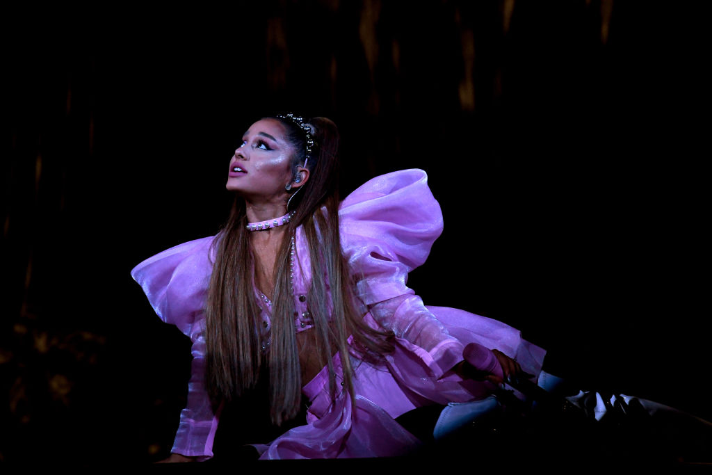 Ariana Grande Just Eclipsed Your Harry Potter Fandom With These Two Moves