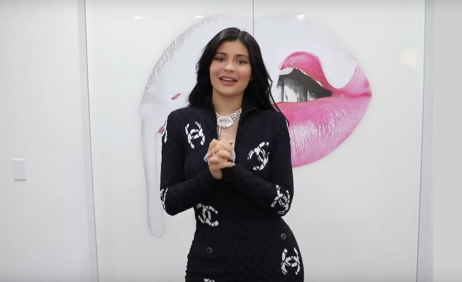 Give Kylie Jenner An ARIA For This Soaring 2-Second Vocal Solo