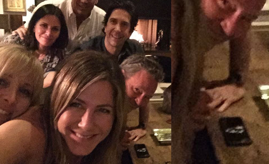Punters Reckon There’s A Bit Of Party Dust For The Nostrils In Jen’s ‘Friends’ Reunion Pic