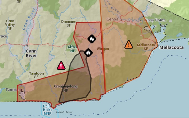 East Gippsland Communities Warned It’s Too Late To Leave As Huge Bushfire Rages