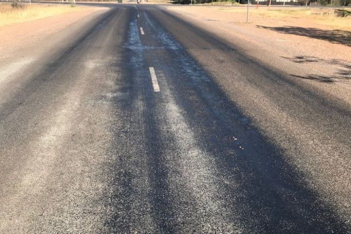 Roads Are Literally Melting In South Australia ’Coz Of The Extreme Heat, Which Is Fine