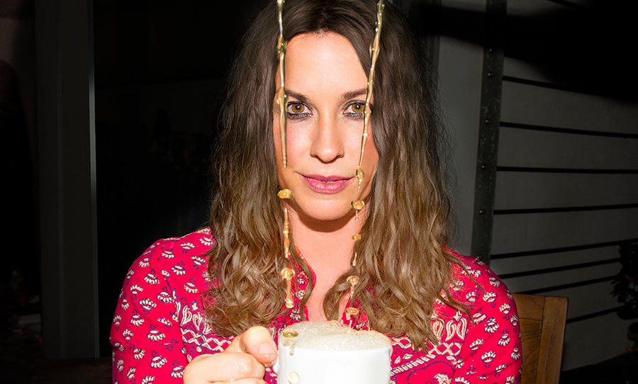 Alanis Morissette Is Coming To Australia This April & You Oughta Know This Is Good Bloody News