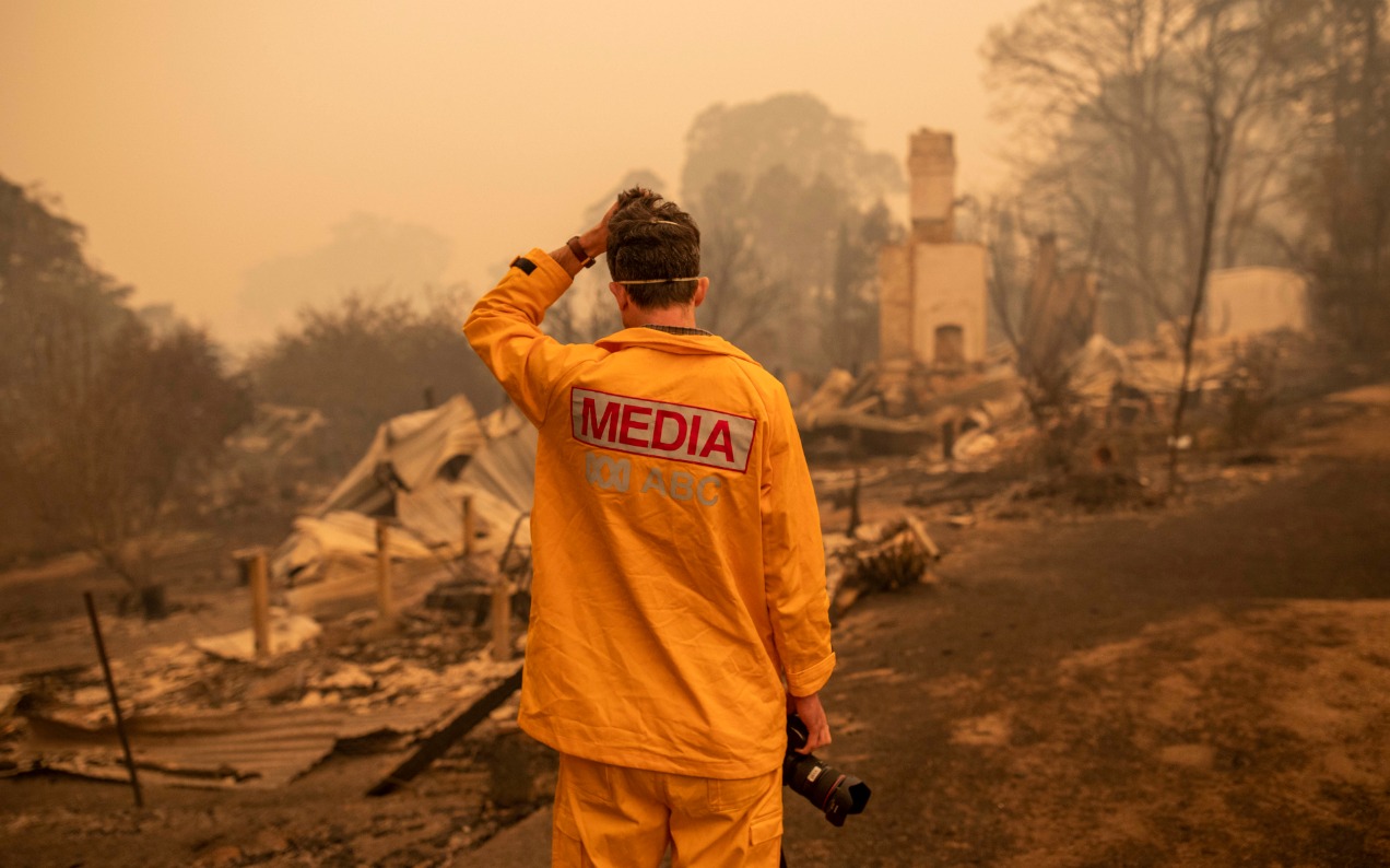 If You’re Feeling Helpless, Here’s 11 Ways You Can Help Those Affected By The Bushfires