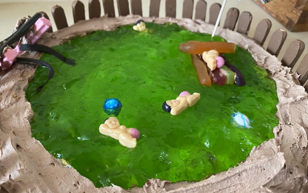 I Made The Infamous Jelly Pool Cake And Accidentally Drowned Some Cursed Babies