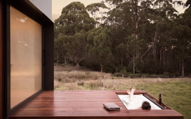 10 Ridiculously Cute / Cosy Winter Cabins Around Australia To Visit Post-Isolation