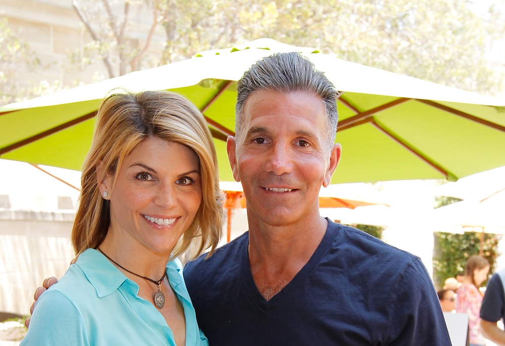 Lori Loughlin & Her Husband, Felons, Are No Longer Welcome At Their Fancy LA Country Club