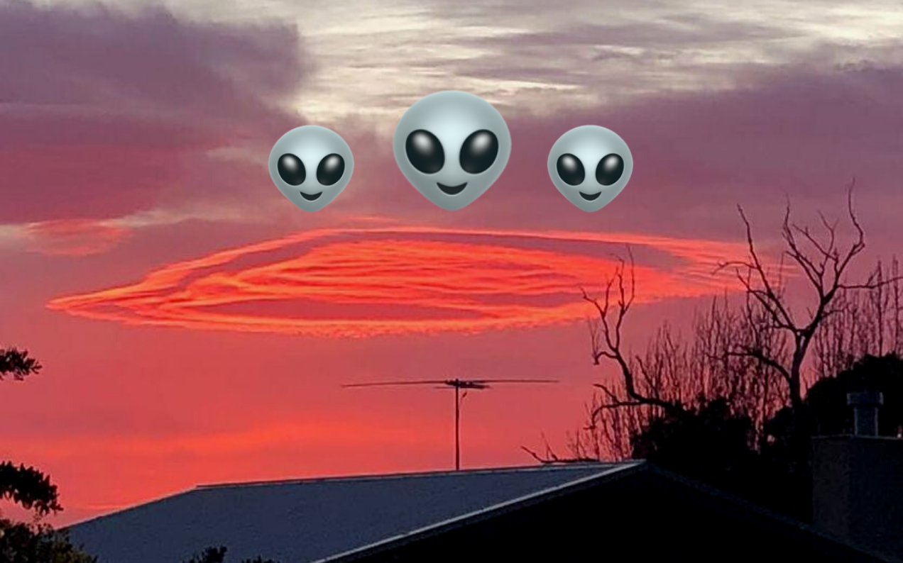 Melbournians Were Transfixed By A Mysterious Red Cloud And We’re Not Saying It’s Aliens, But