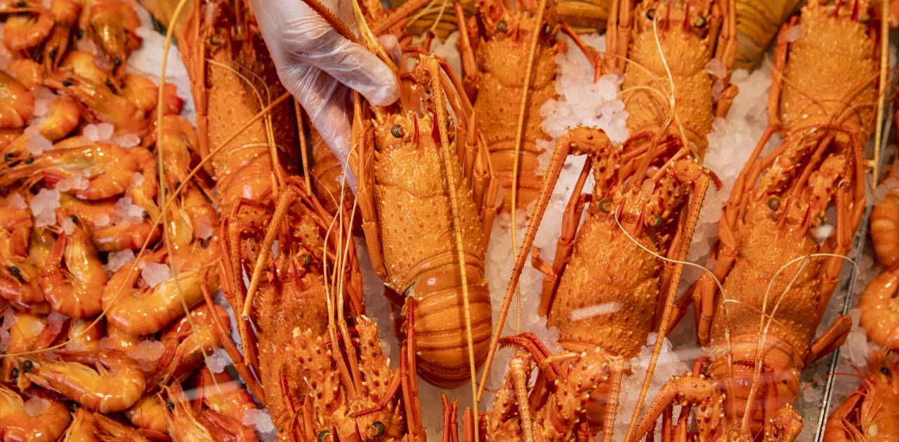 YUM: Coles & Woolies Are Doing Aussie Lobsters For A Very Tasty $20 From This Weekend