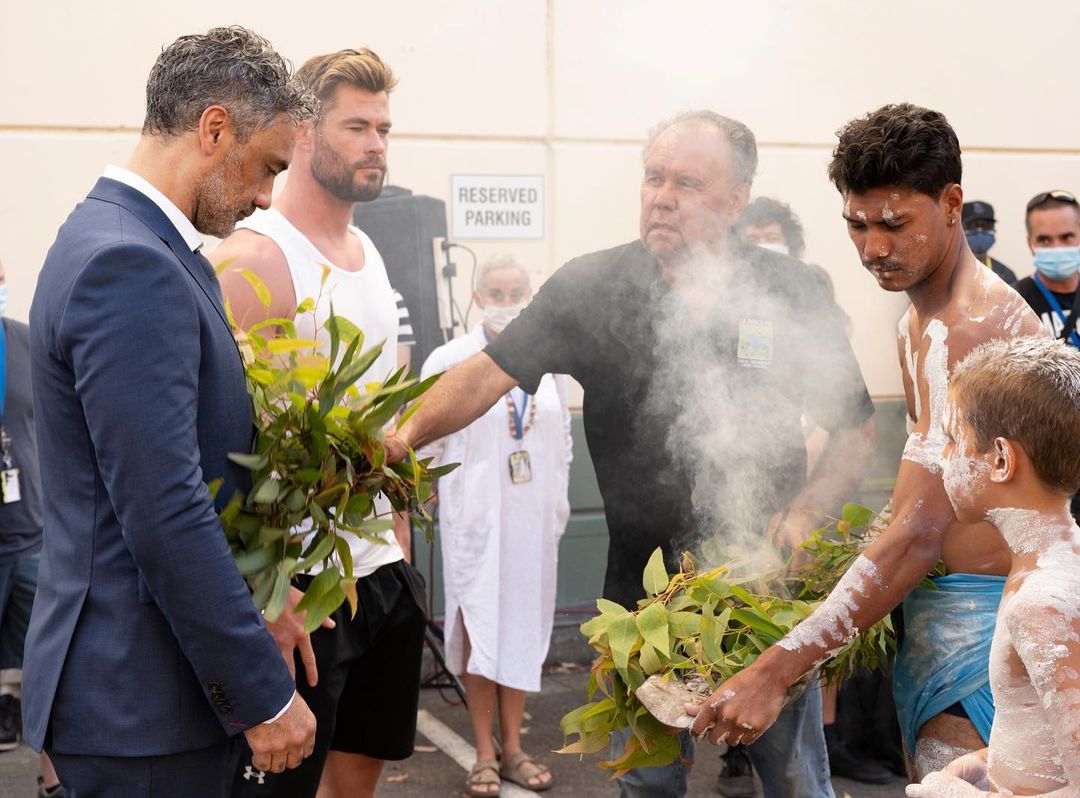 Taika Waititi & Chris Hemsworth Attended A Welcome To Country Ceremony On The Set Of Thor
