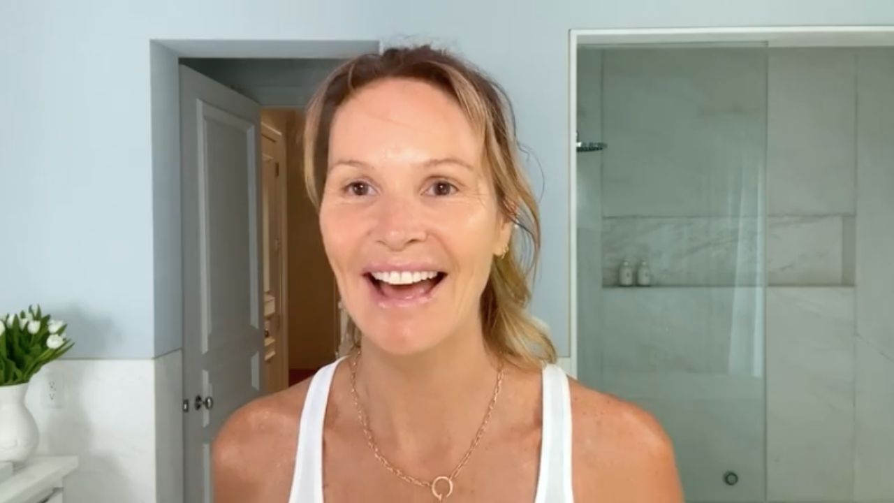 Elle Macpherson Made A Weird, Now-Deleted Comment About ‘Aborigine’ Eyes In A Vogue Beauty Vid