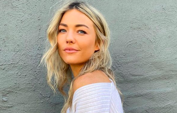 Sam Frost Returned To Insta Last Night By Posting Then Deleting A Response To The Anti-Vax Chaos