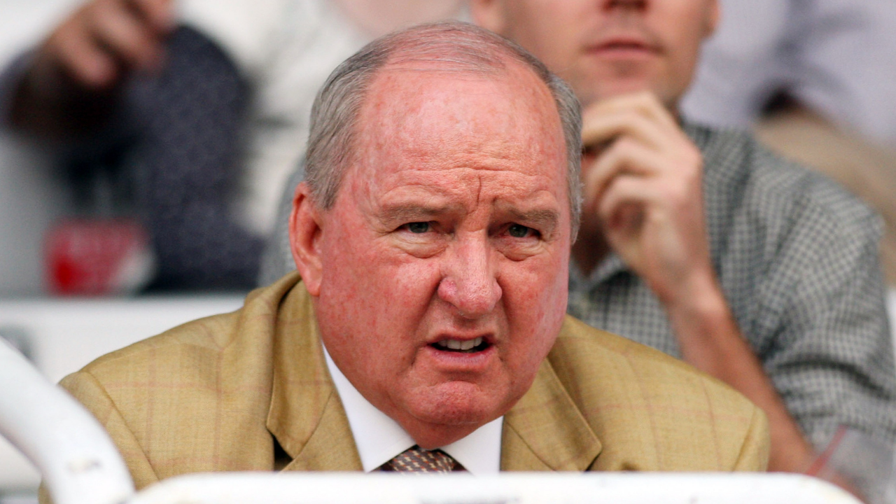 Rotten Egg Alan Jones’ Boomer Live Stream Crashed After Two Minutes And Good Fkn Riddance