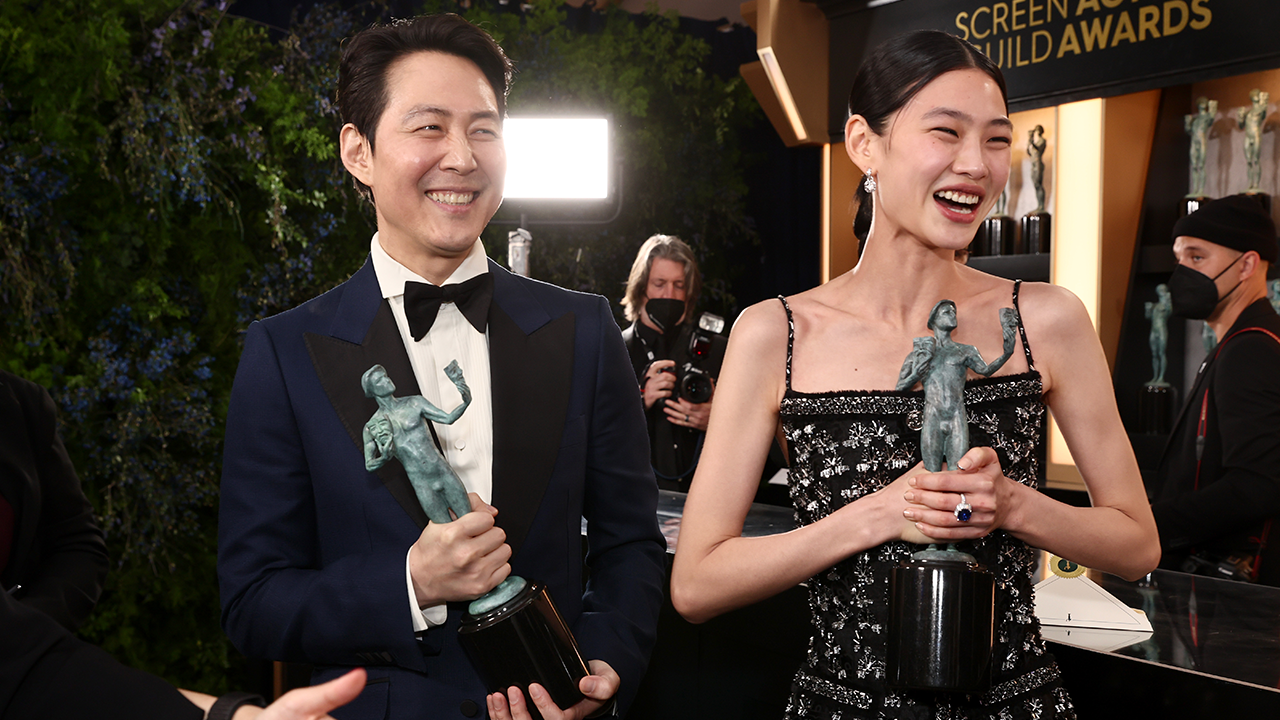 The 9 Best Bits From This Year’s SAG Awards Including Squid Game Wins & An IRL Logan Roy Moment