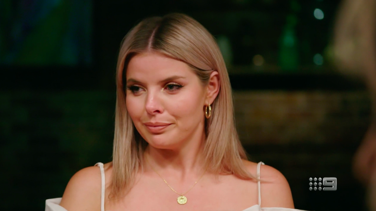 There Is So Much Fkn Wrong With The Way The Group Reacted To Dom’s NSFW Pic On MAFS Tonight